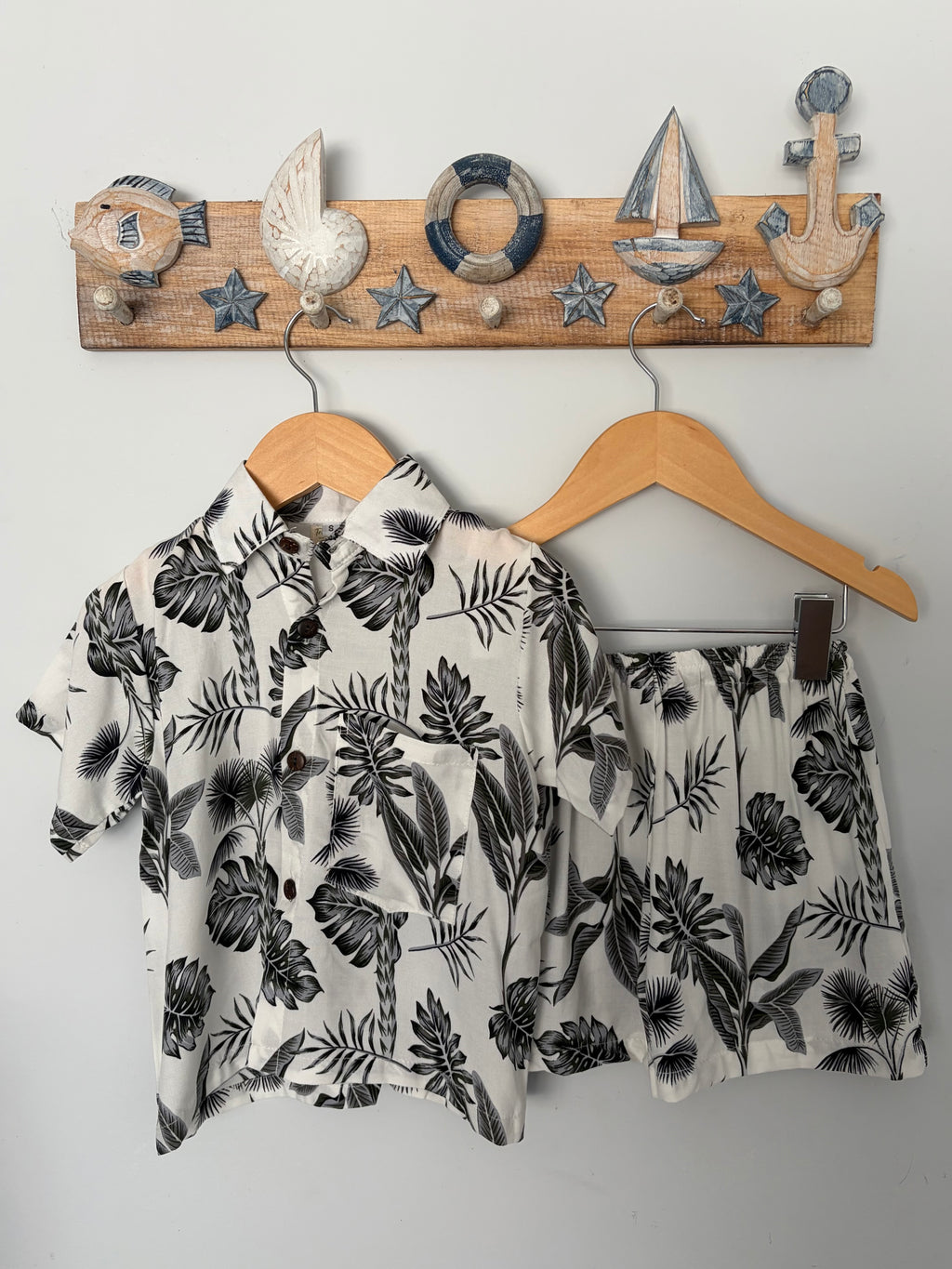 Coastal Leaves Set